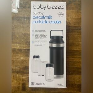 Baby Brezza All-day Breastmilk Portable Cooler.